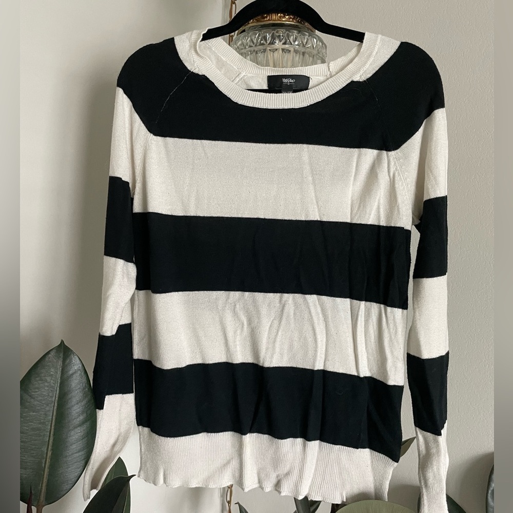 Black & white striped sweater